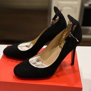 Ivanka Trump: IT Fresh Black Velvet